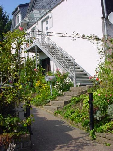 Baranda de escalera con visera
