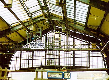 Estaci&oacute;n metropolitana e interurbana de Berl&iacute;n Friedrichstra&szlig;e